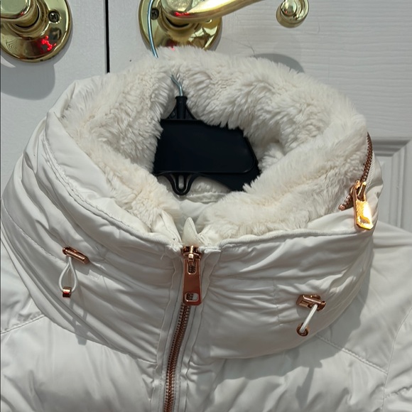 Zara White Puffer Jacket for Women - Picture 5 of 10